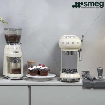  Кофемолка SMEG CGF11CREU кремовый 
