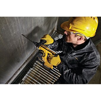  Перфоратор DeWALT DCH253M2-QW Li-Ion, 4Ач 