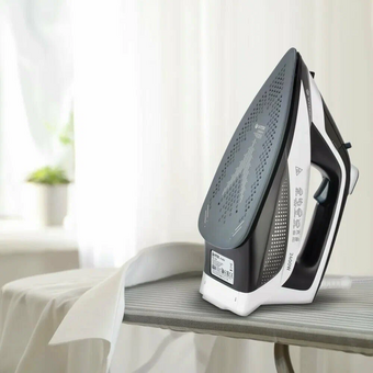  Утюг Vitek VT-8313 белый/черный 