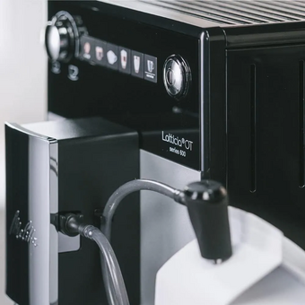  Кофемашина Melitta Caffeo Latticia F 300-101 OT серебро 