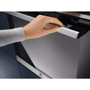  Духовой шкаф Electrolux EOE8P39WX черный/нерж 