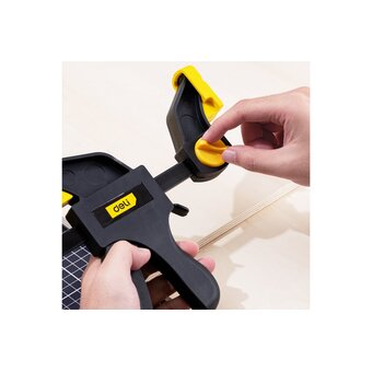  Струбцина Deli DL110106 пистолетная быстрозажимная 