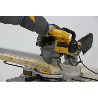  Пила торцовочная DeWALT DW714 (DW714-IN) 1650 Вт 