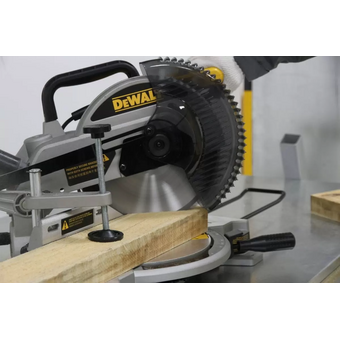  Пила торцовочная DeWALT DW714 (DW714-IN) 1650 Вт 