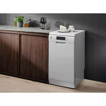  Посудомоечная машина Electrolux ESS42220SW белая 