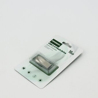  USB-флешка TOPOMAX TP-002 16G 2.0, скорость чтения 15МБ/с, записи 6МБ/с, металл 