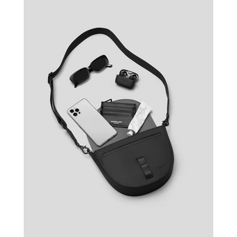  Сумка Gaston Luga SPMCBBK Splash Moon Crossbody Black 