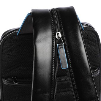  Рюкзак слинг мужской Piquadro Blue Square CA6589B2/N черный кожа 
