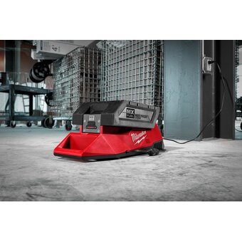  Зарядное устройство Milwaukee MXF C (4933471839) 