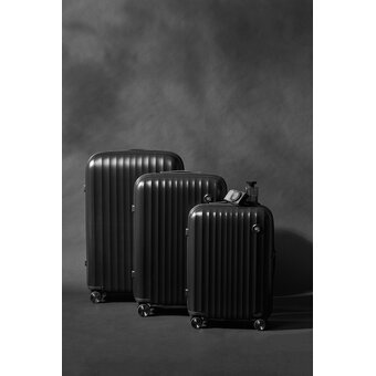  Чемодан Ninetygo Elbe Luggage (223501) 28'' Black 