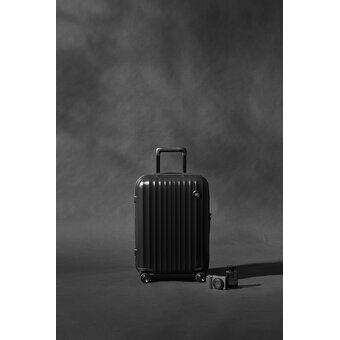  Чемодан Ninetygo Elbe Luggage (223501) 28'' Black 