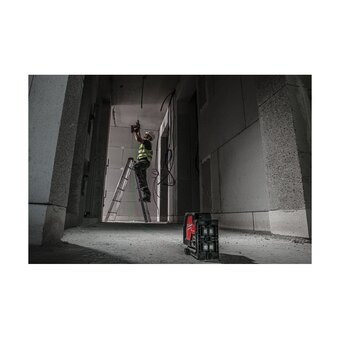  Лазерный нивелир Milwaukee L4 CLLP-301C (4933478099) 