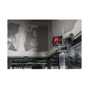  Лазерный нивелир Milwaukee L4 CLL-301C (4933478098) 