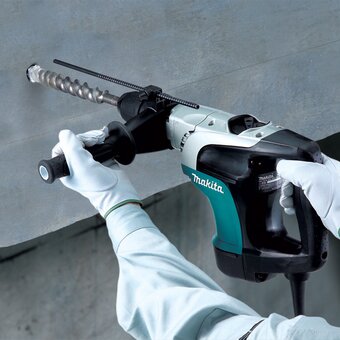  Перфоратор Makita HR4002 кейс 