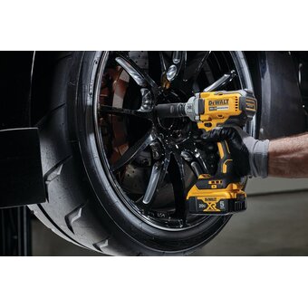  Гайковерт DeWalt DCF894NT 