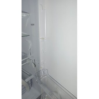  УЦ Холодильник Indesit ITR 5180 W 2-хкамерн. белый (внутренние вмятины, плохая упаковка) 
