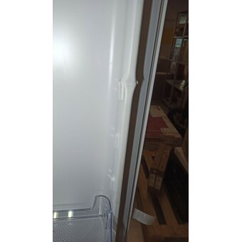  УЦ Холодильник Indesit ITR 5180 W 2-хкамерн. белый (внутренние вмятины, плохая упаковка) 