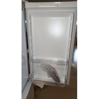  УЦ Холодильник Indesit ITR 5180 W 2-хкамерн. белый (внутренние вмятины, плохая упаковка) 