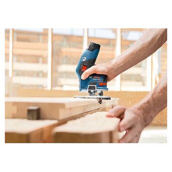  Фрезер Bosch GKF 12V-8 Professional (06016B0000) с 2-мя АКБ и кейсом 