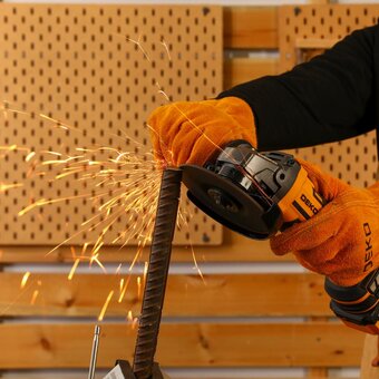  УШМ DEKO DKAG-125 (083-1064) 20В, 2*4.0Ач 