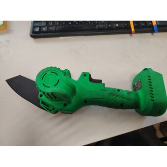  УЦ Пила цепная аккумуляторная ZITREK GreenSaw 20 Extra power 082-1851 с акк и ЗУ (плохая упаковка, б/у, ремонт эл.мотора, нет документации) 