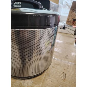  УЦ Мультиварка Red Solution SkyCooker RMC-M225S черный/серый (плохая уаковка, малые вмятины на корпусе) 