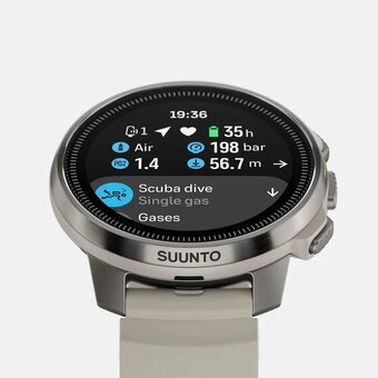  Smart-часы Suunto Ocean (SS050984000) бежевый/серебристый 