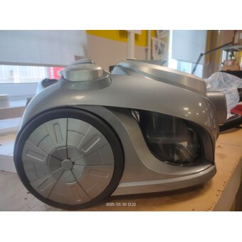  УЦ Пылесос EUROSTEK EVC-3011 (плохая упаковка, дефекты литья на пластике) 