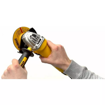  Углошлифовальная машина DeWalt DWE4217-QS 