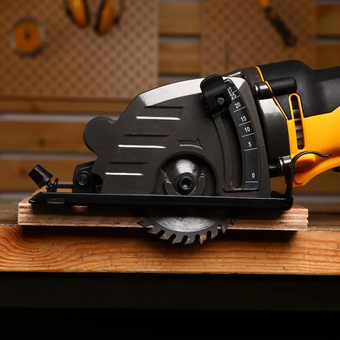  Пила циркулярная Deko CS1050-D (083-1103) кейс 
