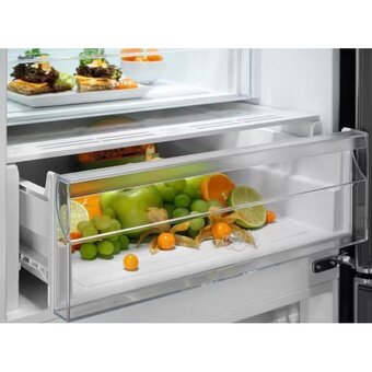  Холодильник ELECTROLUX LNT5ME32U1 