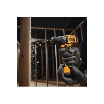 Дрель-шуруповерт Dewalt 12 В XR (DCD701MD1E) АКБ+ЗУ 