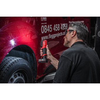  Фонарь Milwaukee M12 CML-401 (4933479366) 