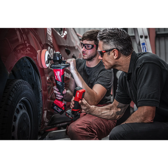  Фонарь Milwaukee M12 CML-401 (4933479366) 