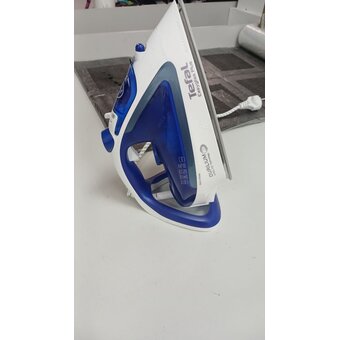  УЦ Утюг Tefal FV5715E0 (отколот кусок пластика, трещина на задней части, ПУ) 