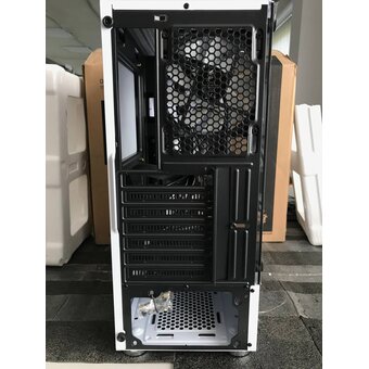  УЦ Корпус 1stPlayer DK-3 White ATX, tempered glass/3x120mm LED fans inc./DK-3-WH-3G6 (замятие корпуса в нижней части) 
