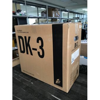  УЦ Корпус 1stPlayer DK-3 White ATX, tempered glass/3x120mm LED fans inc./DK-3-WH-3G6 (замятие корпуса в нижней части) 