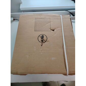  УЦ Варочная поверхность Indesit THPM 641 W/BK/I черный (плохая упаковка, вмятина на углу со сколом эмали, перекошена одна решетка) 