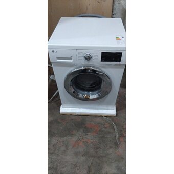  УЦ Стиральная машина LG F4J3TS2W (После СЦ, герметизация диспенсера, царапины на верхней крышке, ПУ) 