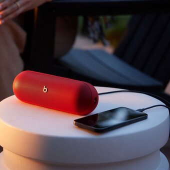  Портативная колонка Beats Pill красный 