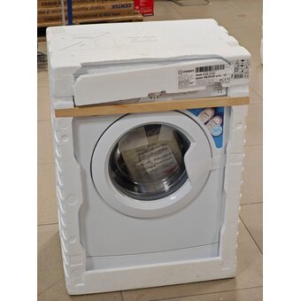  УЦ Стиральная машина Indesit IWSB 5105 белая (плохая упаковка, вмятины на корпусе) 