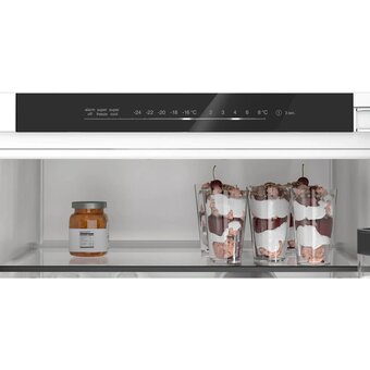  Встраиваемый холодильник BOSCH KIN96SFD0 