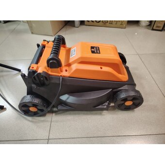  УЦ Газонокосилка роторная Carver LME-1132 (01.024.00016) (плохая упаковка, отсутствует крепление для рукоятки) 